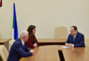Благоустройство, дороги, капремонт школы: Ростислав Гольдштейн провёл личный прием граждан